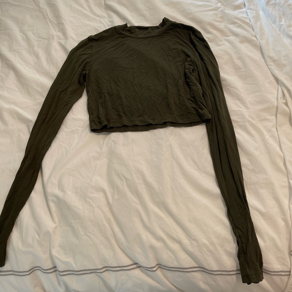 army green cropped long sleeve